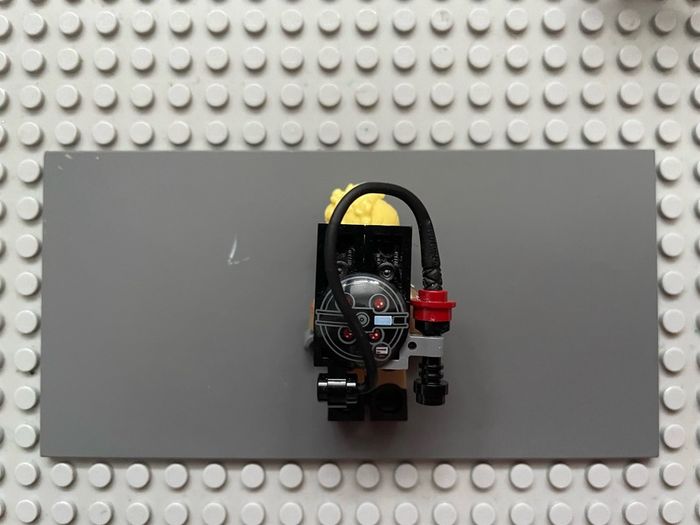 lego ghostbusters gb017 Jillian Holtzmann minifigure- Proton Pack