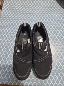 Safety shoes