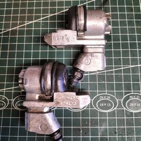 Rear brake cylinders