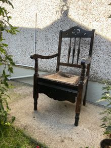 Very solid Antique oak chair for upcycling
