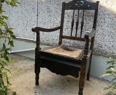 Very solid Antique oak chair for upcycling