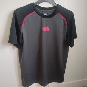 Boys North Face XL tshirt