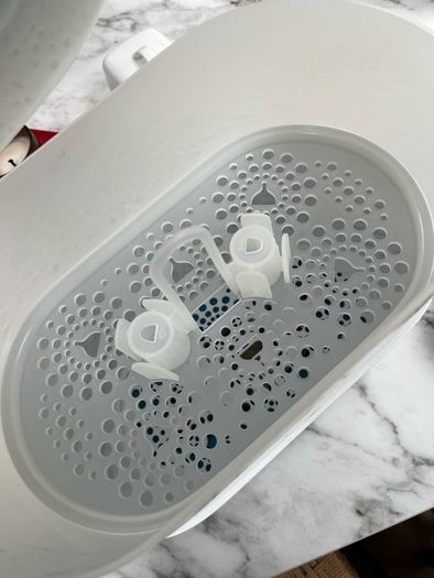 Baby bottle steriliser (Avent)