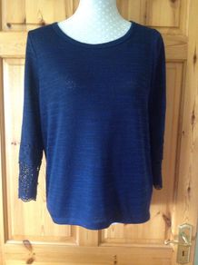 Size M Vero Moda Navy Top