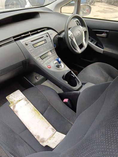 Breaking Toyota Prius 2012 hybrid