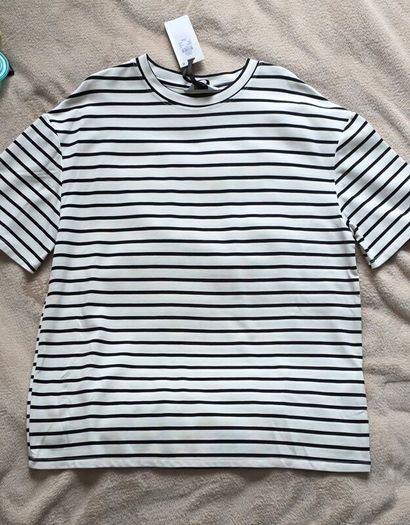 New T-Shirt, S