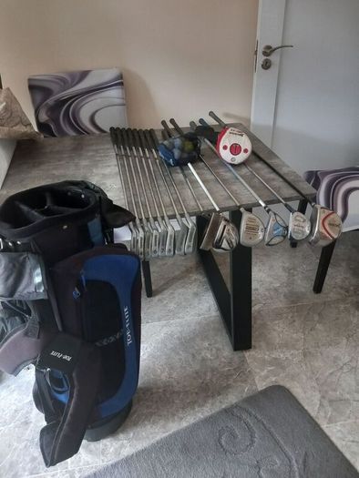 golf Set. golf clubs and bag.  Golf balls