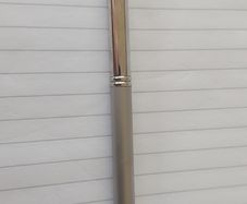 unusual Golf club biro,,good condition, just needs a refill of ink ,thank you,