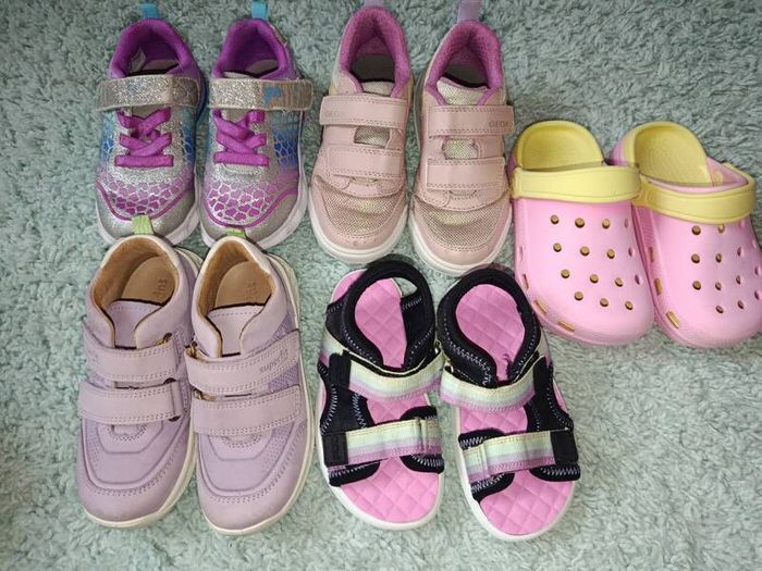 Girl's shoes