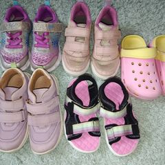 Girl's shoes