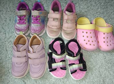 Girl's shoes