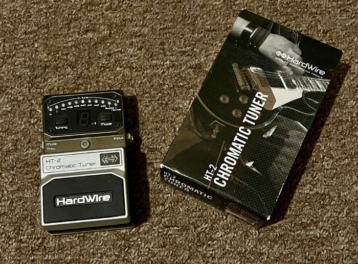 hardwire chromatic tuner guitar pedal
