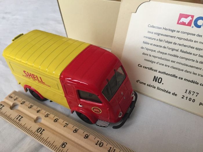 Corgi. Heritage Collection. Number 70504. Limited edition.Renault 1000kg Shell van