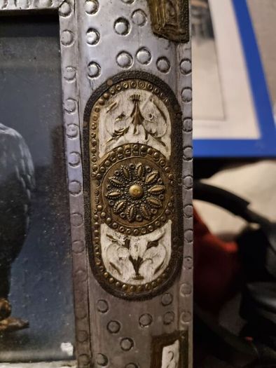 Owl picture in ornate frame