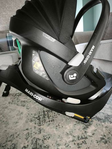 X2 Maxi Cosi Pebble 360 spin isofix base Twin set E180 each