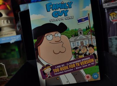 Family Guy ! Season 9 ! 3-Disc Set ! 15 Extended Episodes Never Seen on TV ! Too Rude For TV Version !