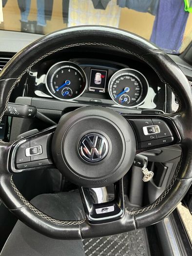 Volkswagen golf r