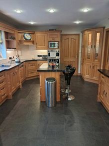 Oak kitchen with granite worktop.  Price drop