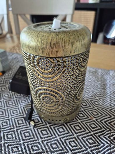 Essential oil diffuser