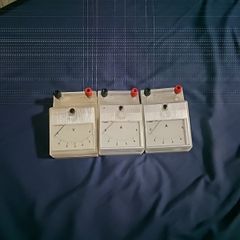 2 Ammeters 1 Voltmeter