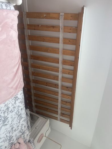 Single solid wood bed