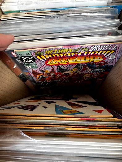 Marvel & DC Long Comic Box w 300 comics for Sale
