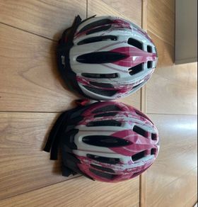 2 Helmets