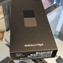 Samsung Galaxy Z Flip 5 256GB Dual Sim Unlocked Mint Condition. Image 9
