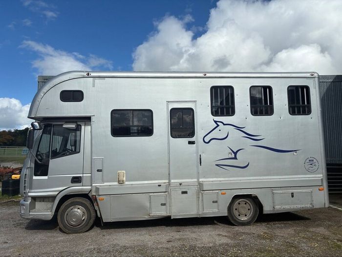 2006 Iveco silver horse lorry
