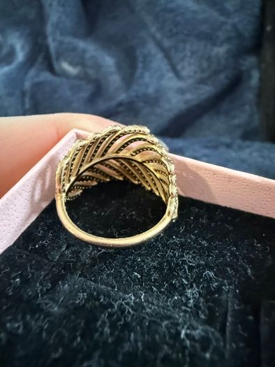 Pandora rose Gold feather ring