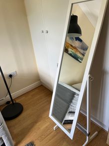 Standing mirror