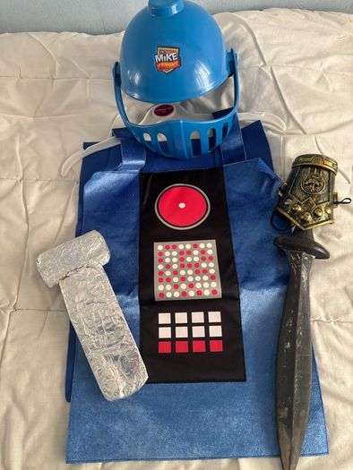Boys Costume ( Knight) / Hat .