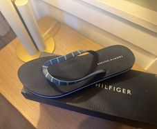 Tommy Hilfiger Flip Flops Size 5