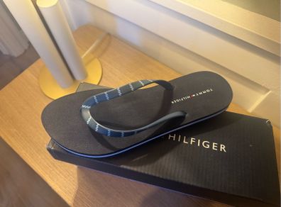 Tommy Hilfiger Flip Flops Size 5