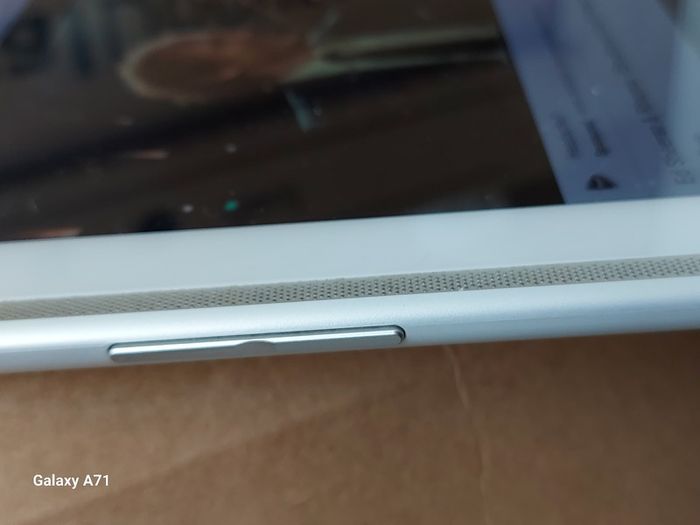 ARROWS 10.1 inch Tablet, Model FJT21, 64GB, in excellent condition, great for youtube and watching movies