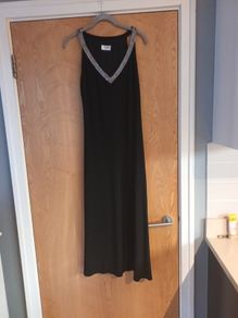 Arruba Long Black  Dress With  A Diamond V- Neckline. S.12.  New.- No Tag.