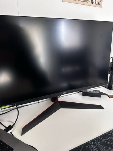LG Ultragear Gaming monitor, 27 inch 1440p 144hz