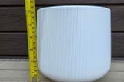 Brand new White Ribbed Ceramic Plant pot Dia 16cm H16cm