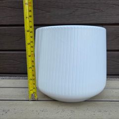 Brand new White Ribbed Ceramic Plant pot Dia 16cm H16cm