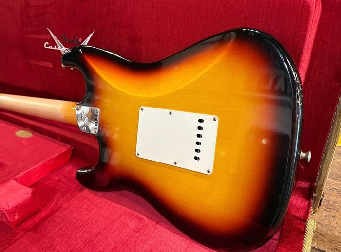 Fender Postmodern Journeyman Stratocaster 2023