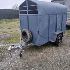 Pony box