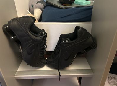 Nike shox black