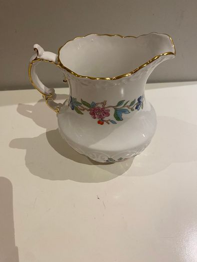 Aynsley large Pembroke jug