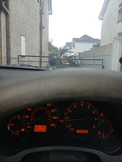 2004 Toyota Avensis