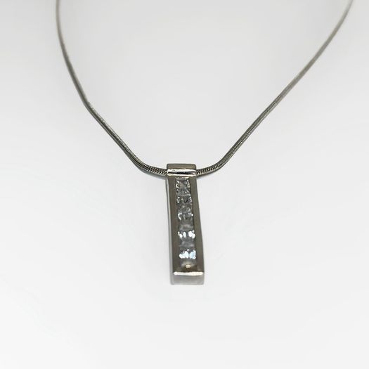 Beautiful sterling silver necklace with sparkling gemstones