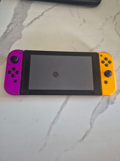Nintendo Switch 32GB Including Carry Case, Charger, Dock, 2 Joycons (Pictured)