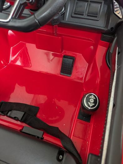 Toy electric car