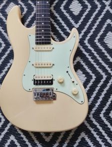 Larry Carlton Sire s3 V1