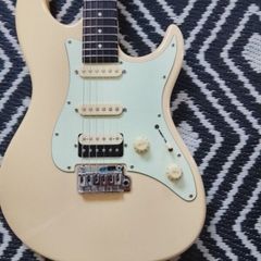 Larry Carlton Sire s3 V1