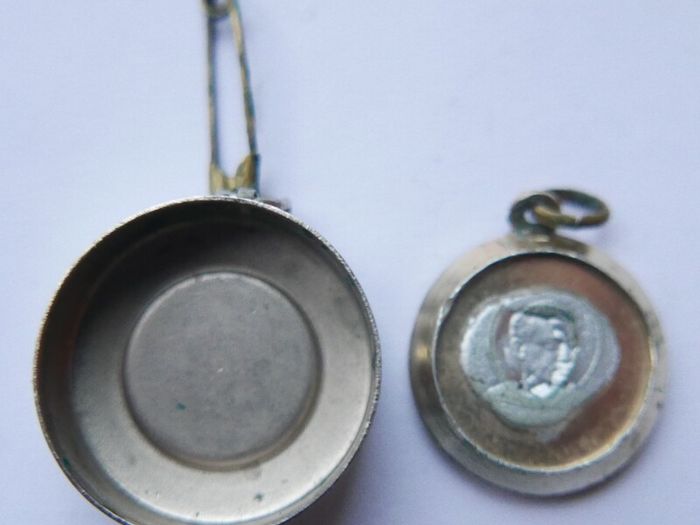RELIC Catholic Saint Medal Reliquia